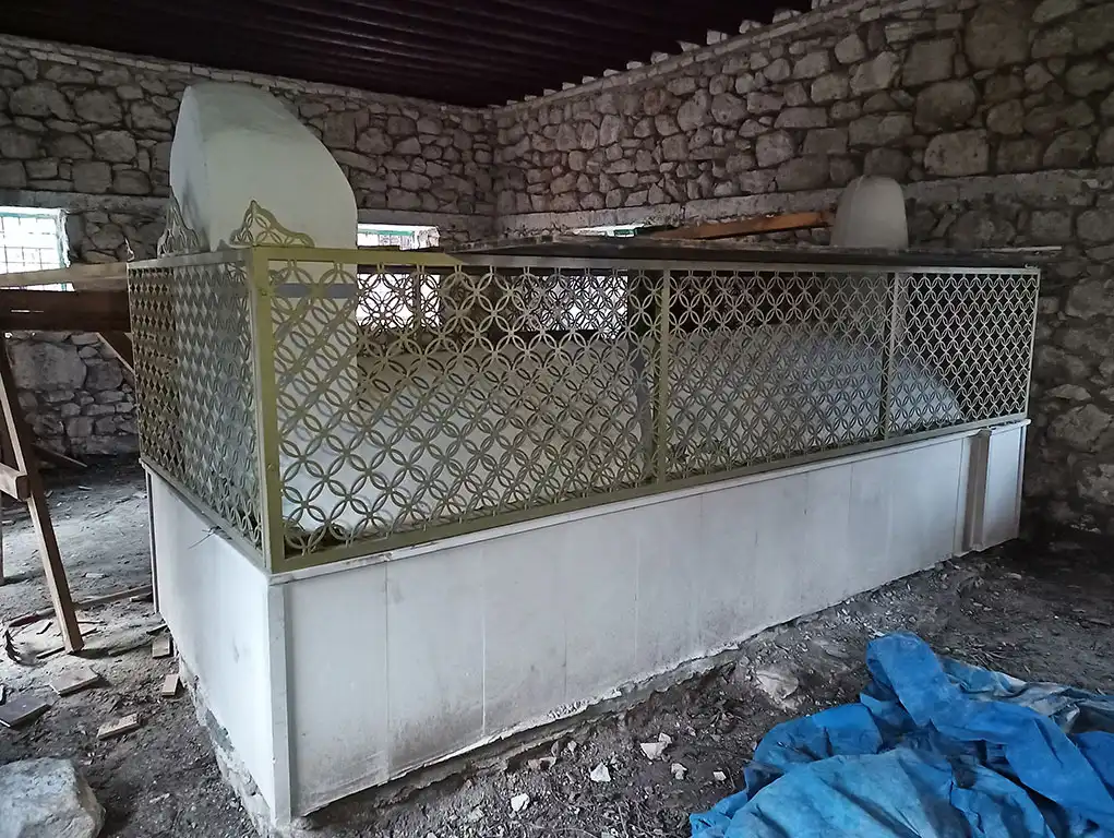 Kafi-Baba-Türbesi-Finike-Antalya-Türbeleri-2