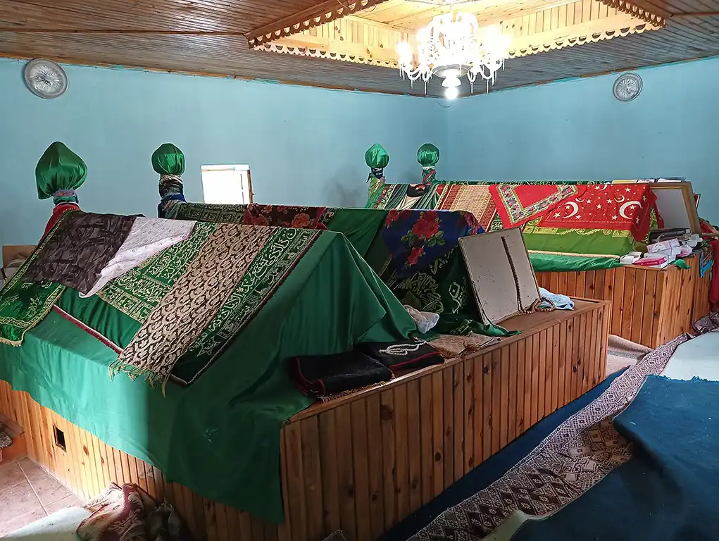 Çakır Baba Türbesi Hisarcık Kütahya Türbeleri Evliyaları 4