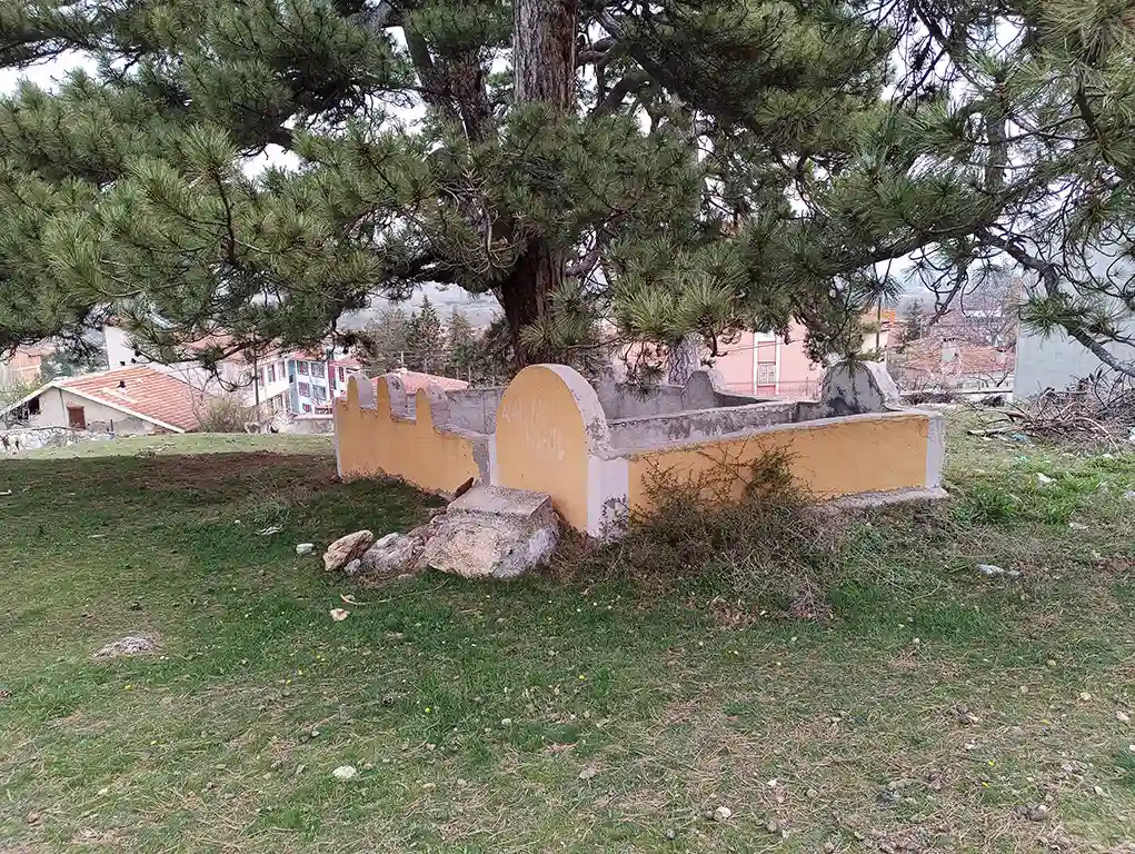 Alacaatlı-Türbesi-Kütahya-Türbeleri-Evliyaları-2
