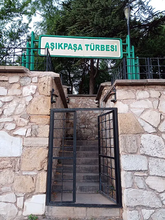 Âşık-Paşa-Türbesi-Merkez-Kırşehir-Türbeleri-Evliyaları-3