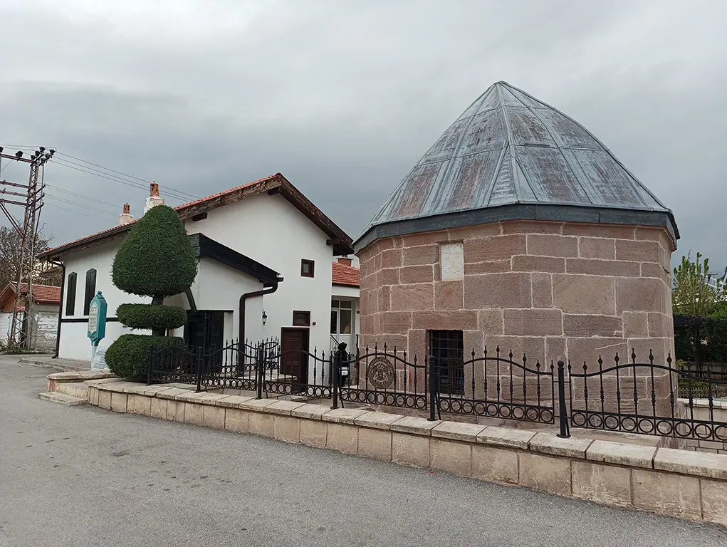Ateşbazı-Veli-Türbesi-Meram-Konya-Türbeleri-Evliyaları-2