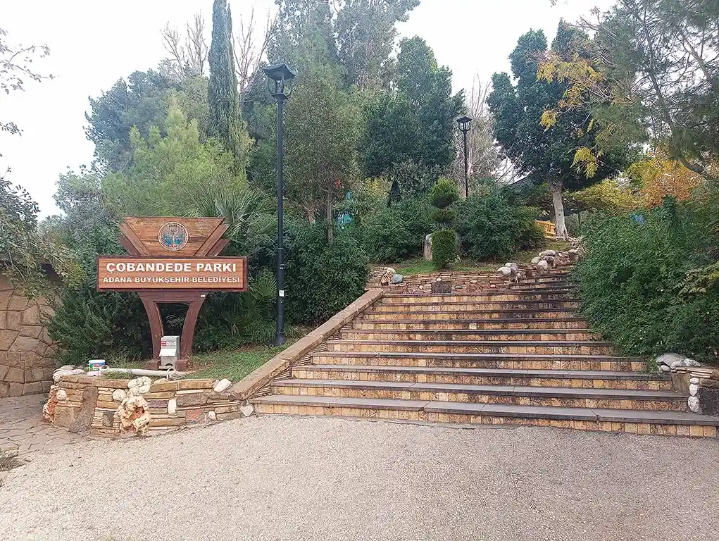 Çoban-Dede-Türbesi-Çukurova-Adana-Türbeleri-1