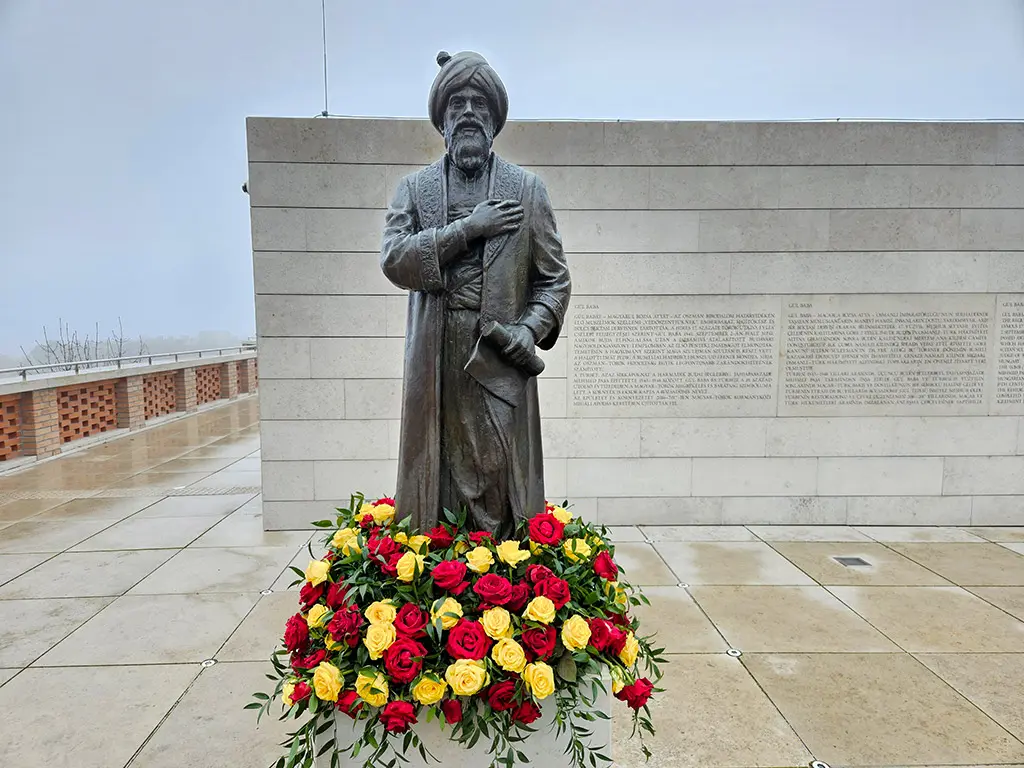 Gül-Baba-Türbesi-Budapeşte-Macaristan-Türbeleri-Evliyaları-1