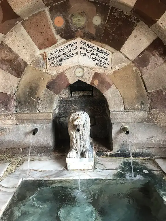Hacı-Bektaş-Veli-Türbesi-Nevşehir-Türbeleri-Evliyaları-3