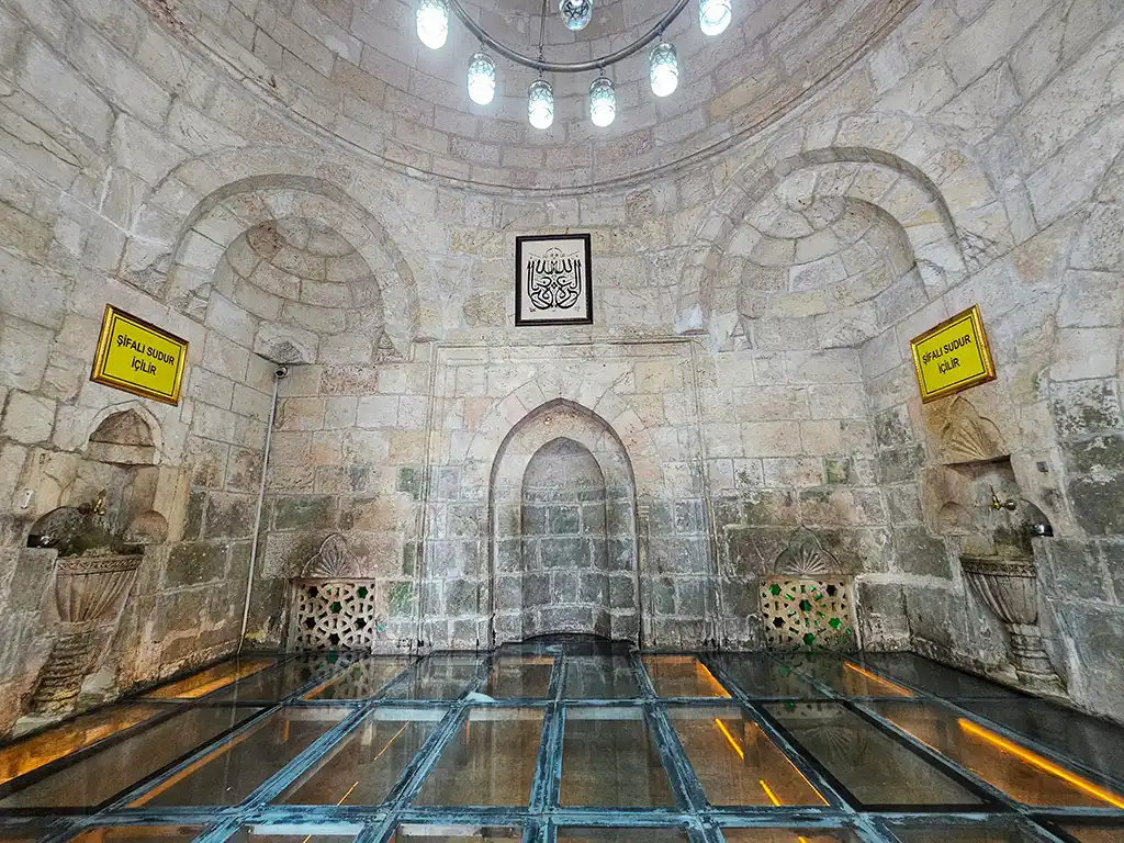 Halil-İbrahim-Türbesi-Haliliye-İlçesi-Şanlıurfa-Türbeleri-Evliyaları-4