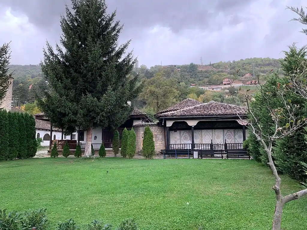 Harabati-Baba-Türbesi-Kalkandelen-2