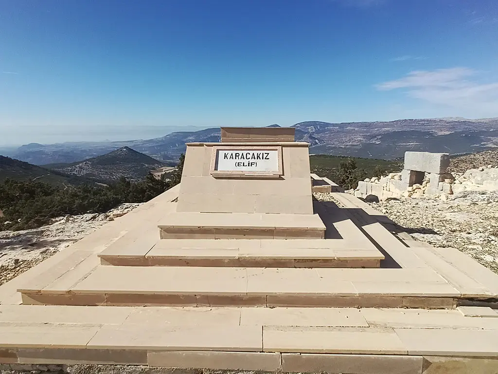 Karacakız (Elif) Türbesi Mut Mersin