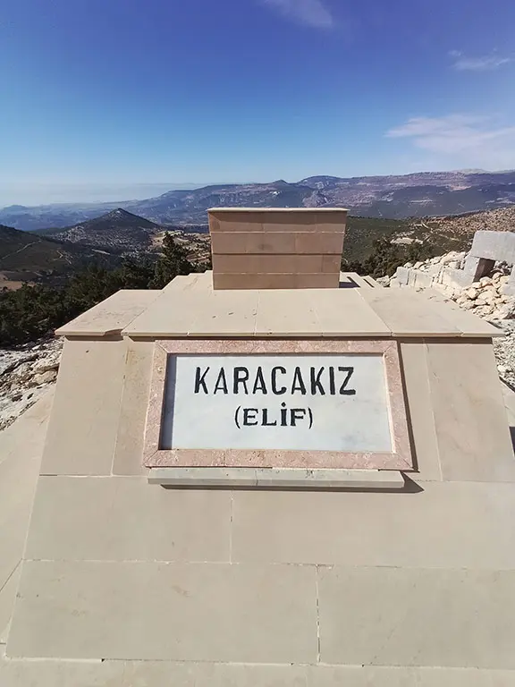Karacakız-(Elif)-Türbesi-Mut-Mersin-Türbeleri-Evliyaları-6