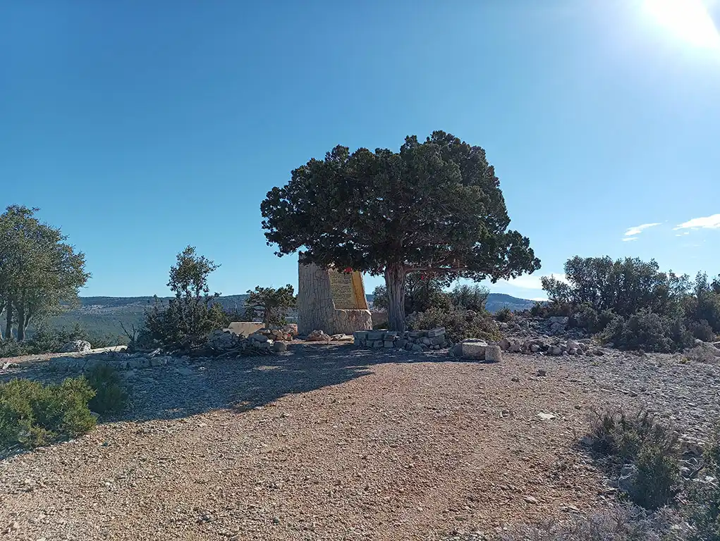 Karacaoğlan-Türbesi-Mut-Mersin-Türbeleri-Evliyaları-2