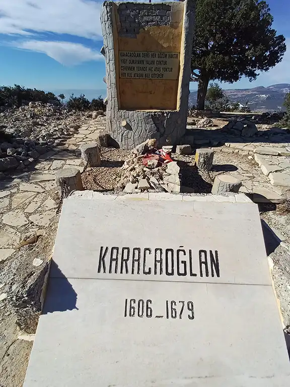 Karacaoğlan-Türbesi-Mut-Mersin-Türbeleri-Evliyaları-5