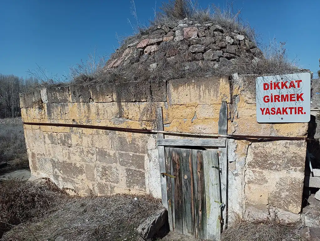 Karacaören-Türbesi-Nevşehir-Türbeleri-Evliyaları-1