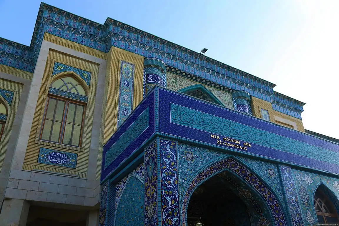 Mir-Mövsüm-Ağa-Türbesi-Bakü-Azerbaycan-4