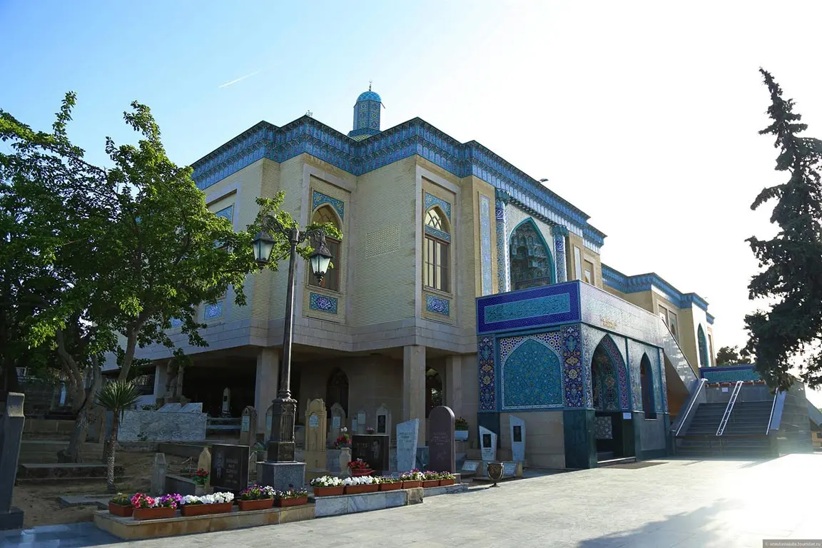 Mir Mövsüm Ağa Türbesi Bakü Azerbaycan