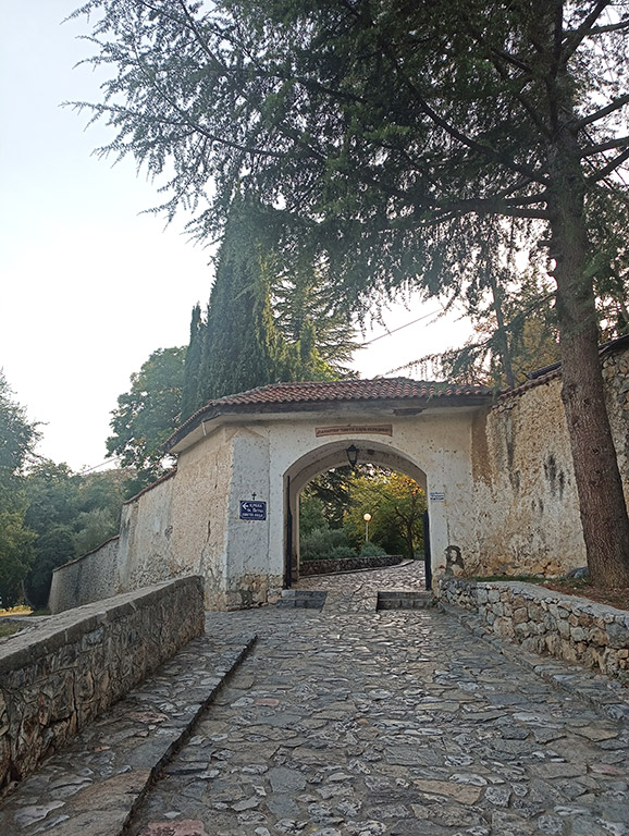 Sarı-Saltuk-Türbesi-Ohri-Kuzey-Makedonya-Türbeleri-3