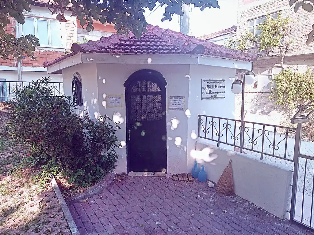Şeyh-Abdullah-Türbesi-Küçük-Kumla-Bursa-Türbeleri-Evliyaları-1