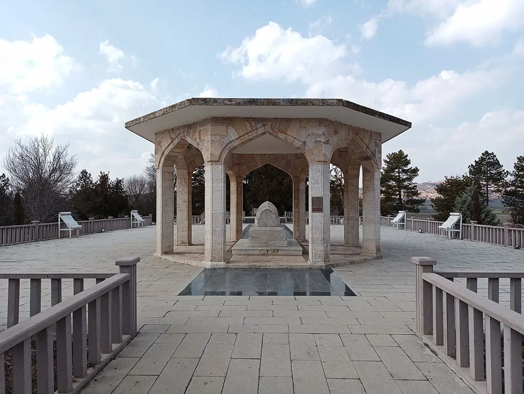 Yunus Emre Türbesi Mihalıççık Eskişehir