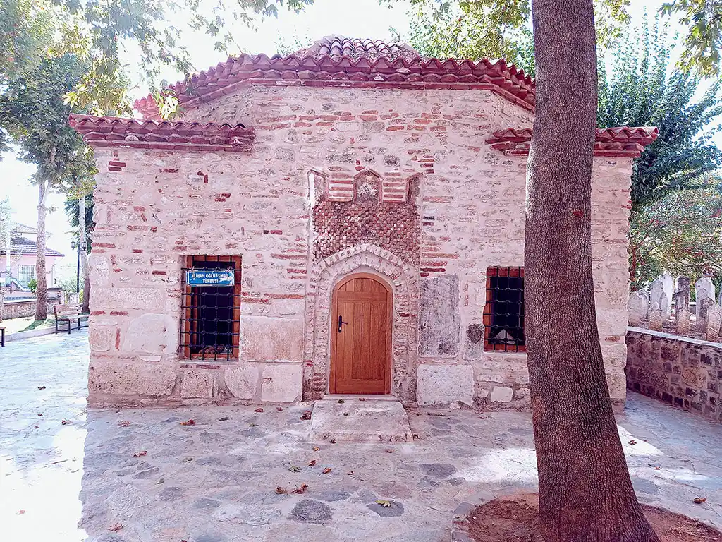 Şakir-Baba-Türbesi-Merkez-Aydın-Türbeleri-2